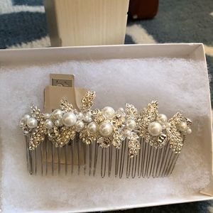 Crystal and pearl bridal comb